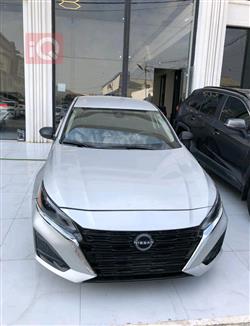 نيسان ألتيما